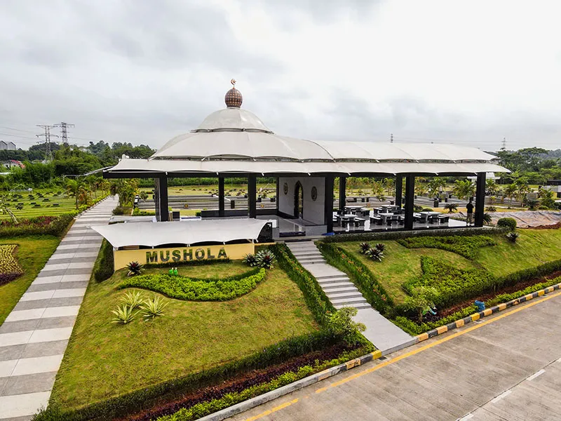 Mushola outdoor dengan sirkulasi udara alami