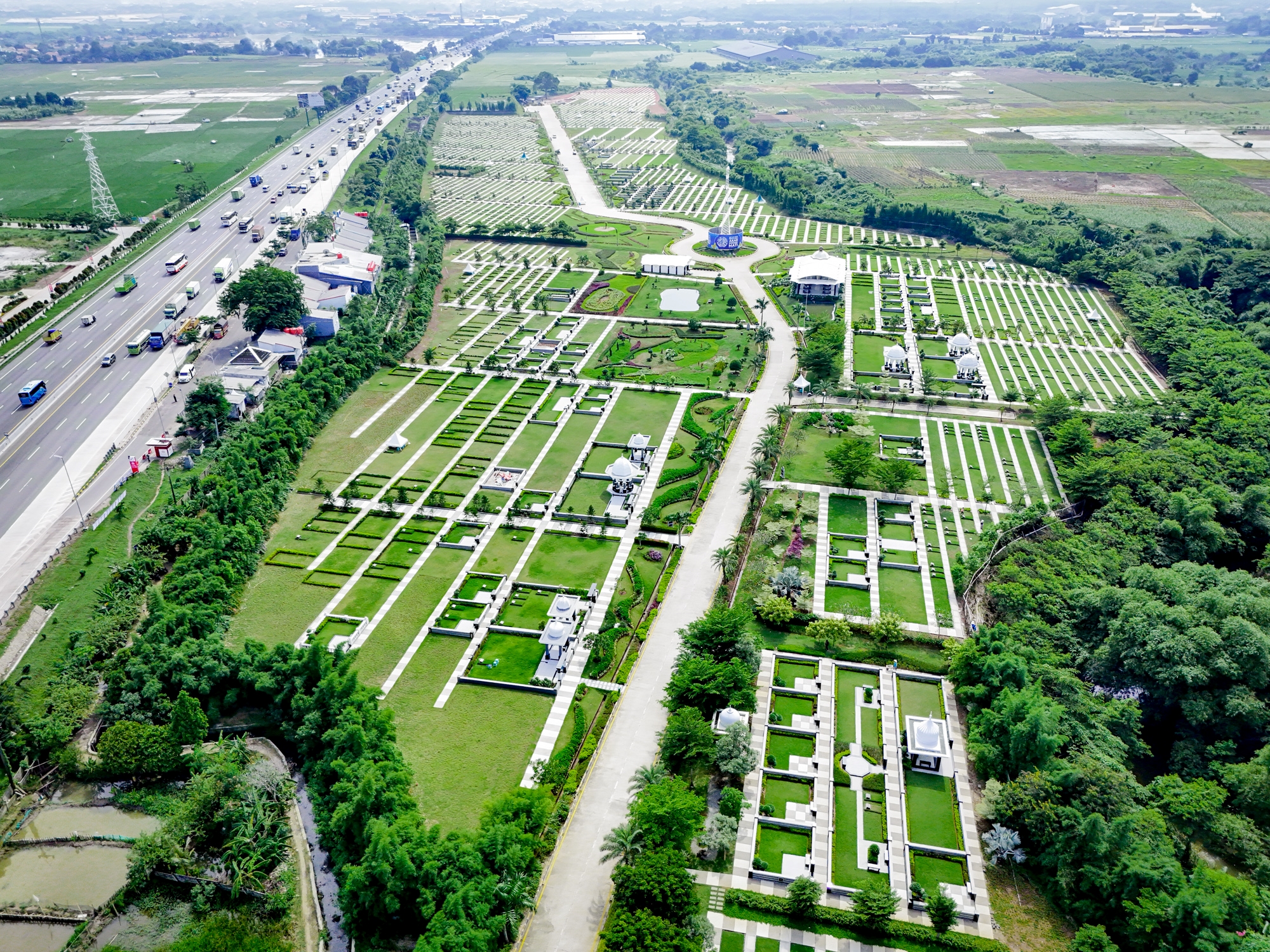 Area Landscape & Taman Asri